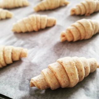In the meantime, between one set and the other...
#dolci #food #foodporn #pasticceria #instafood #sweet #cake #dessert #dolcifattiincasa #foodblogger #colazione #instagood #pastry #foodphotography #homemade #dolce #breakfast #dolcichepassione #love #yummy #foodlover #italianfood #delicious #italy #torte #cucina #bhfyp #matteocastelli #cinematographer #AIC